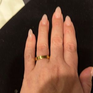 COPY GOLD- NEW STERLING SILVER BAND 14kt . SIMPLE BAND WITH SCREWS.size 7